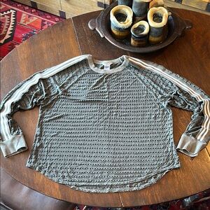 L Hardtail forever net long sleeved top w striped down arms. Army green. EUC